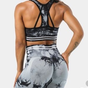 Halara two piece set in large. Never worn